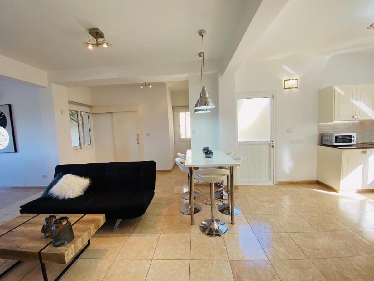 Acropolis Villa 8 Klorakas 外观 照片